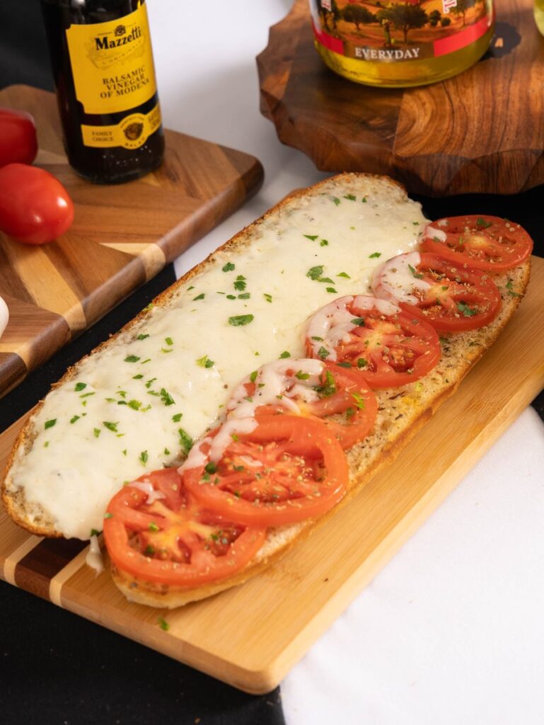Garlic Bread with Tomatoes & Mozzarella